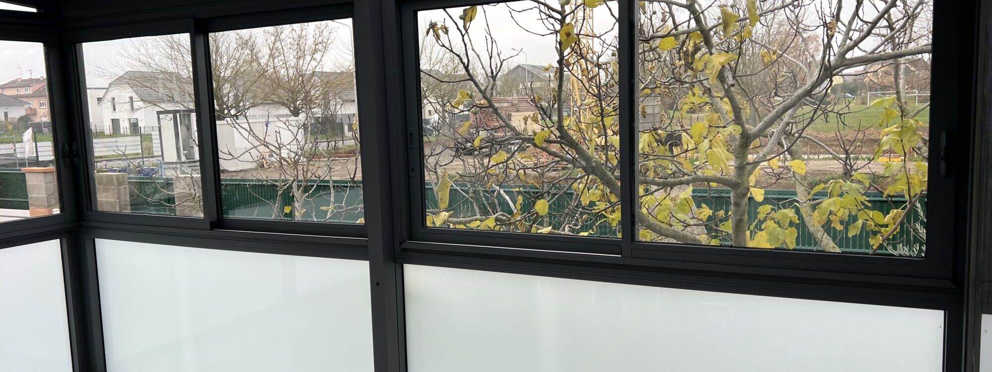 Comment bien choisir une baie vitr&eacute;e en aluminium pour un maximum de lumi&egrave;re ? Montb&eacute;liard